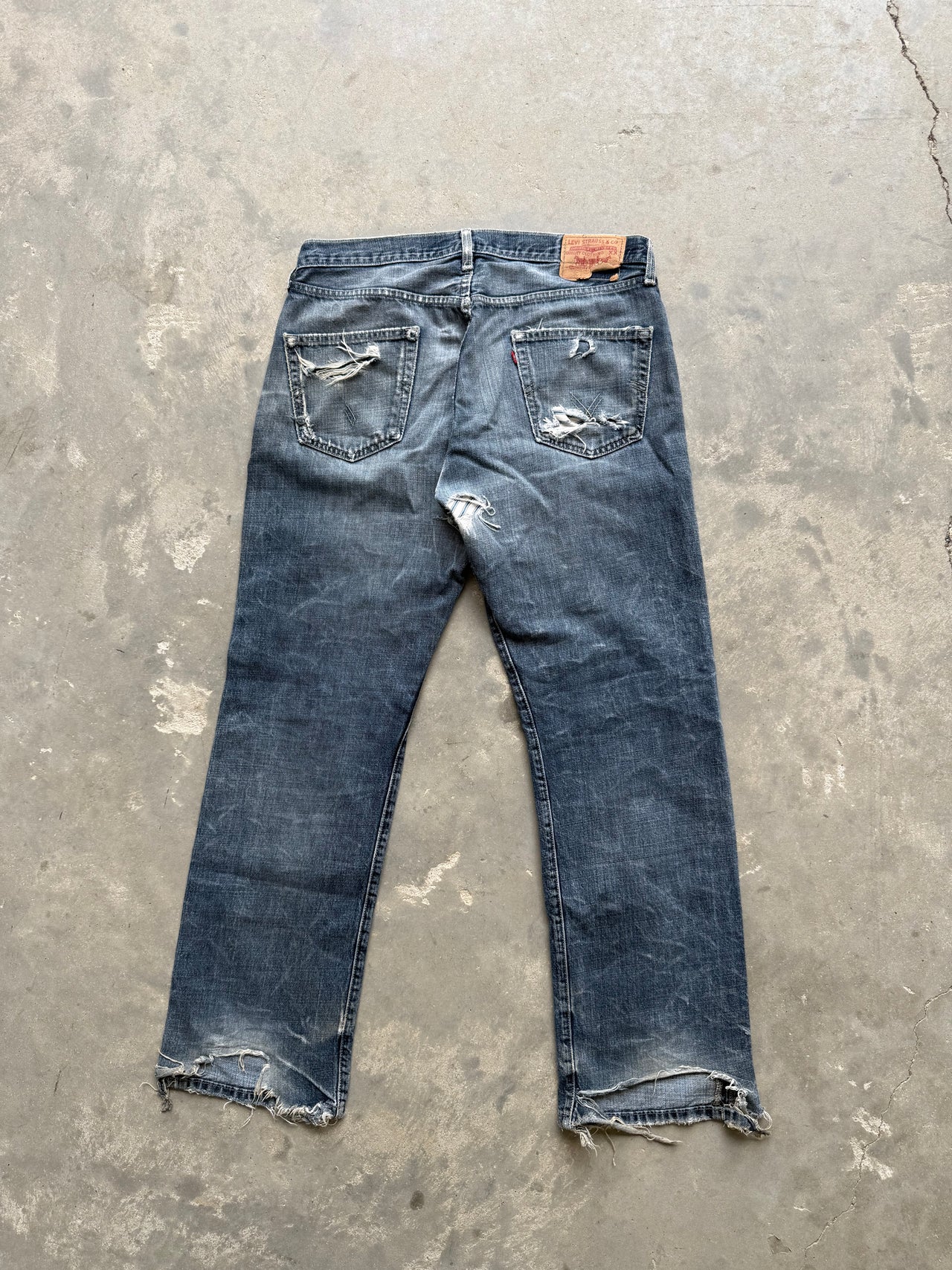 90’s LEVIS 517 THRASHED JEANS SZ34
