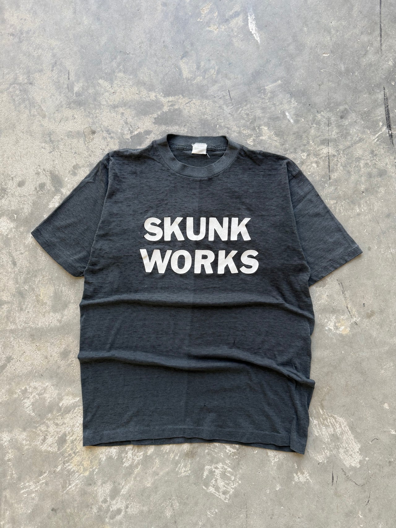 90’s PAPER THIN FADED SKUNK WORKS TEE LARGE