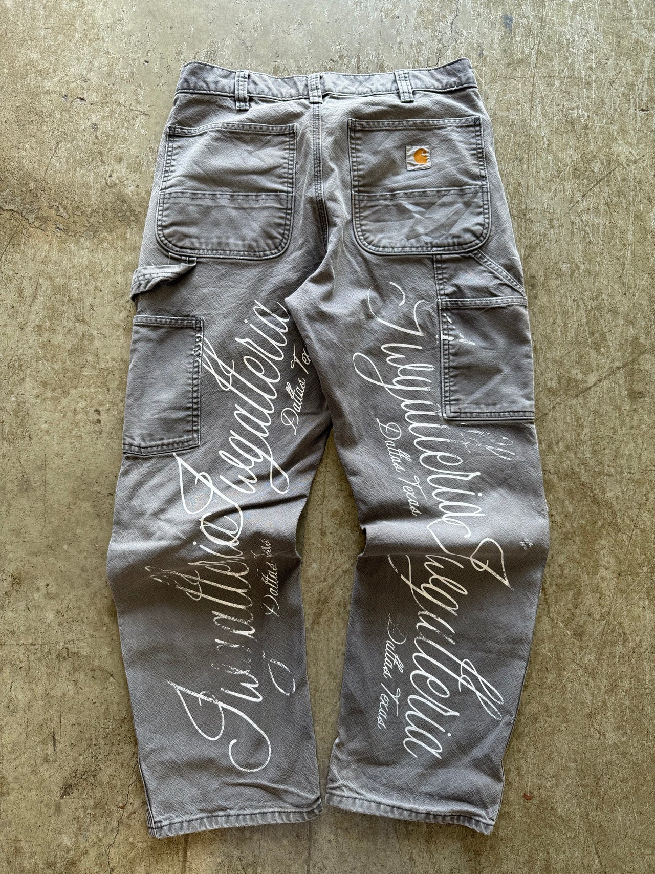 SCRIPT PANTS SZ 30