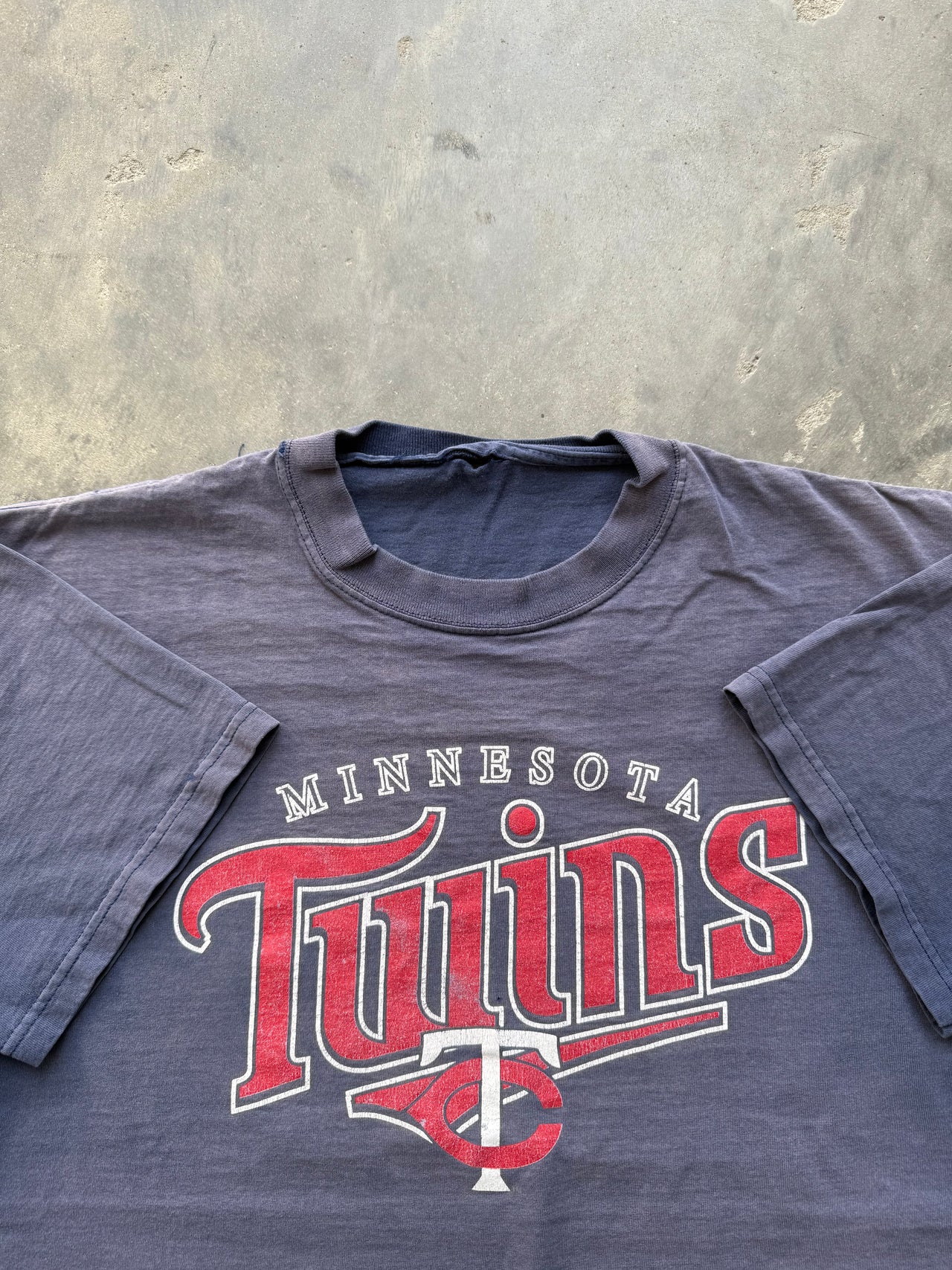 90’s MINNESOTA TWINS FADED SMOKED TEE LARGE