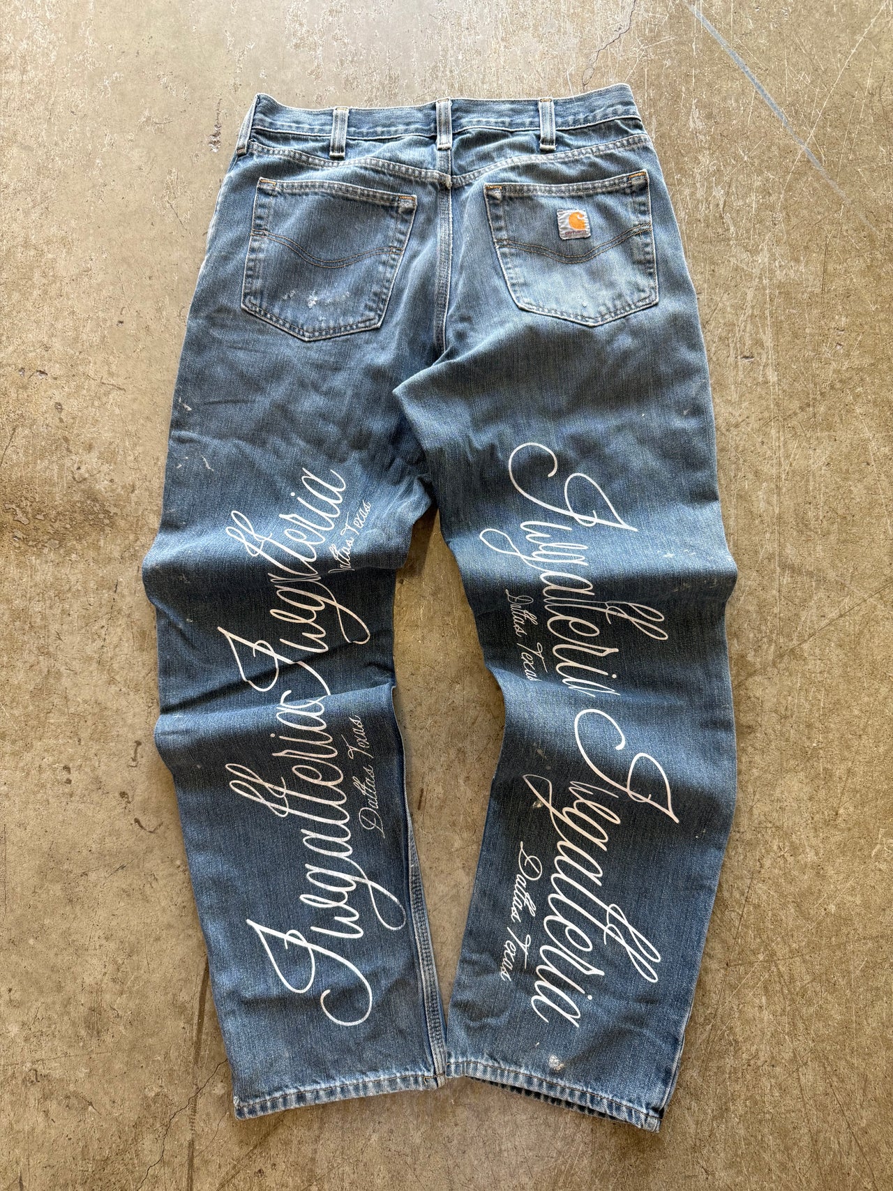 SCRIPT PANTS SZ 32