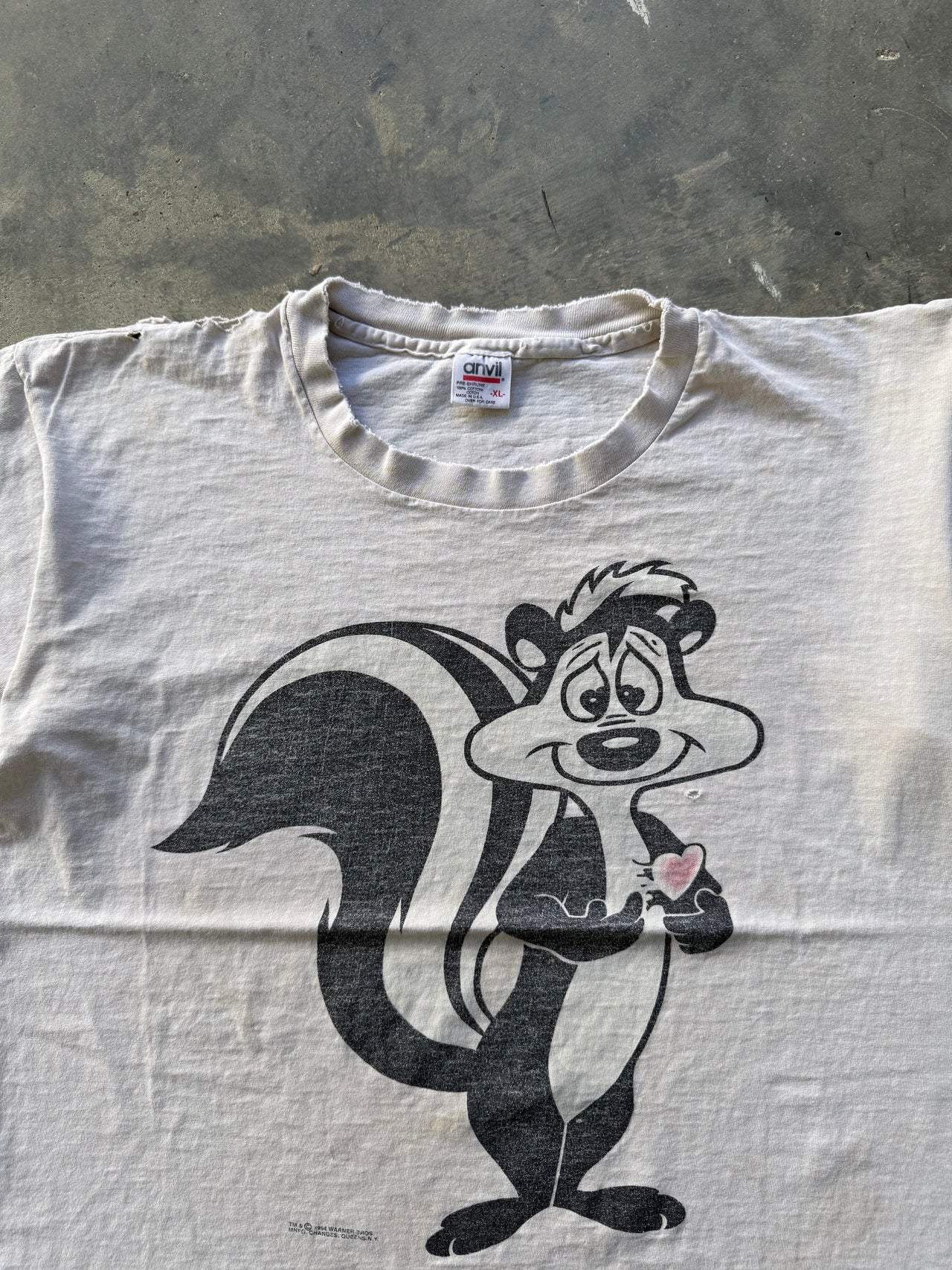 90’s “PEPE LE PEW” THRASHED FADED TEE XL
