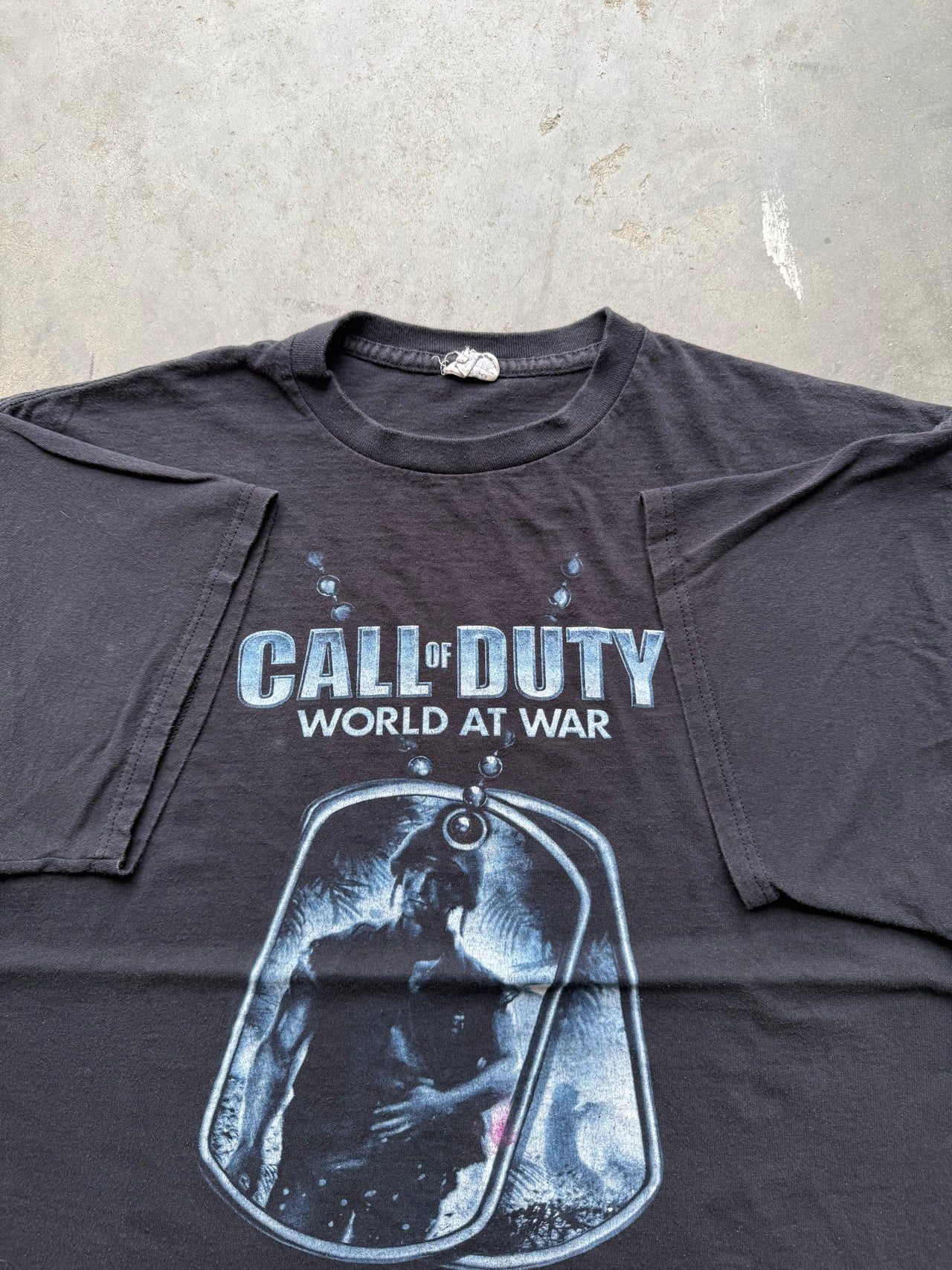 00’s CALL OF DUTY WORLD AT WAR TEE XL