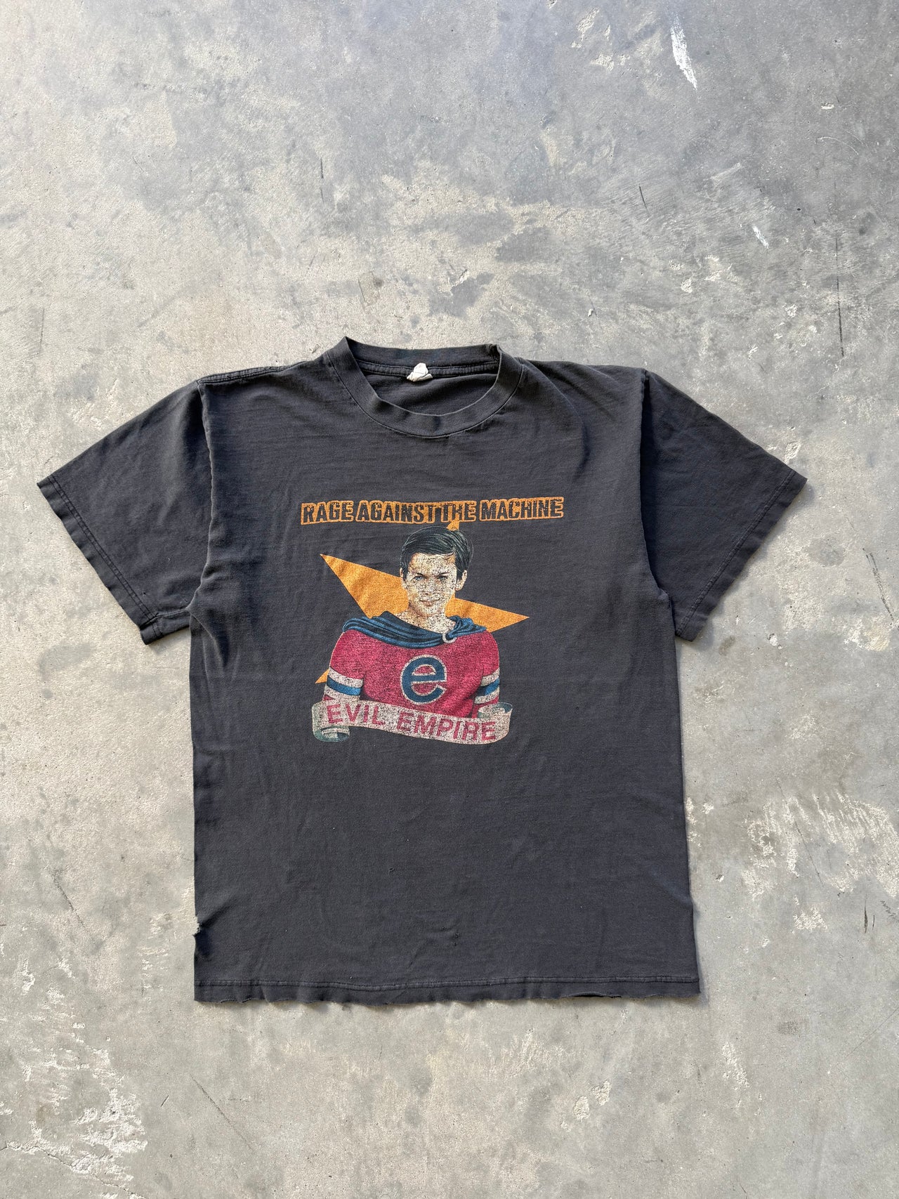 90’s RAGE AGAINST THE MACHINE EVIL EMPIRE TEE LARGE