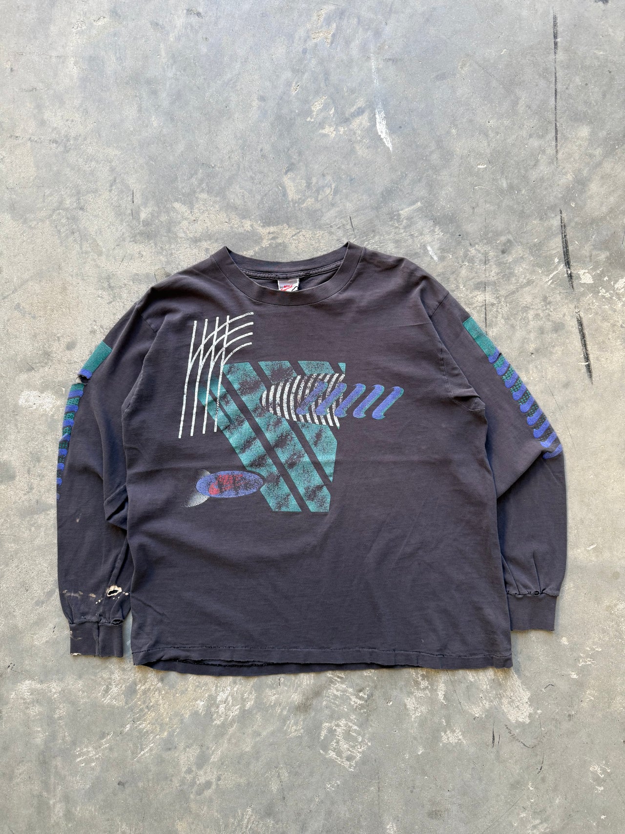 90’s NIKE FADED THRASHED BOXY LONG SLEEVE L