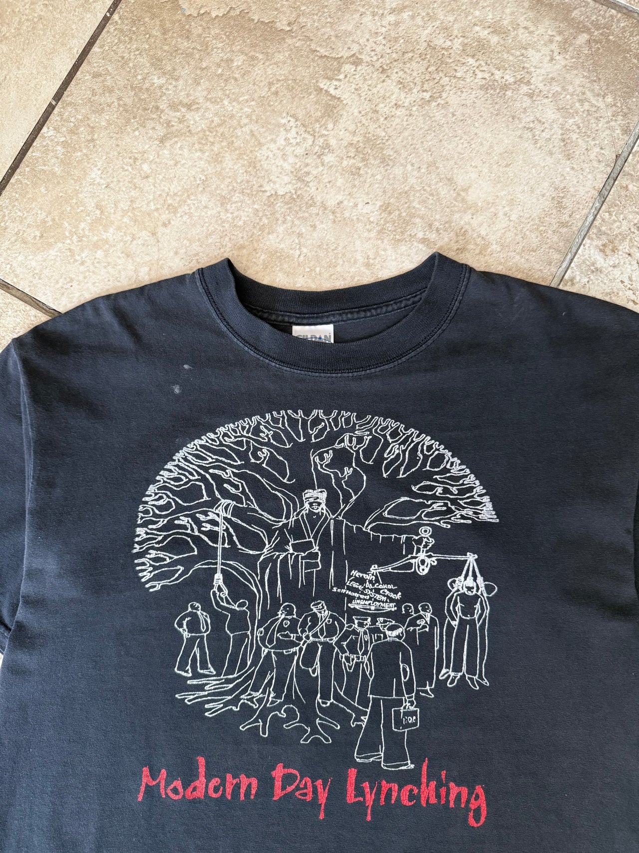 90’s MODERN DAY LYNCHING TEE L