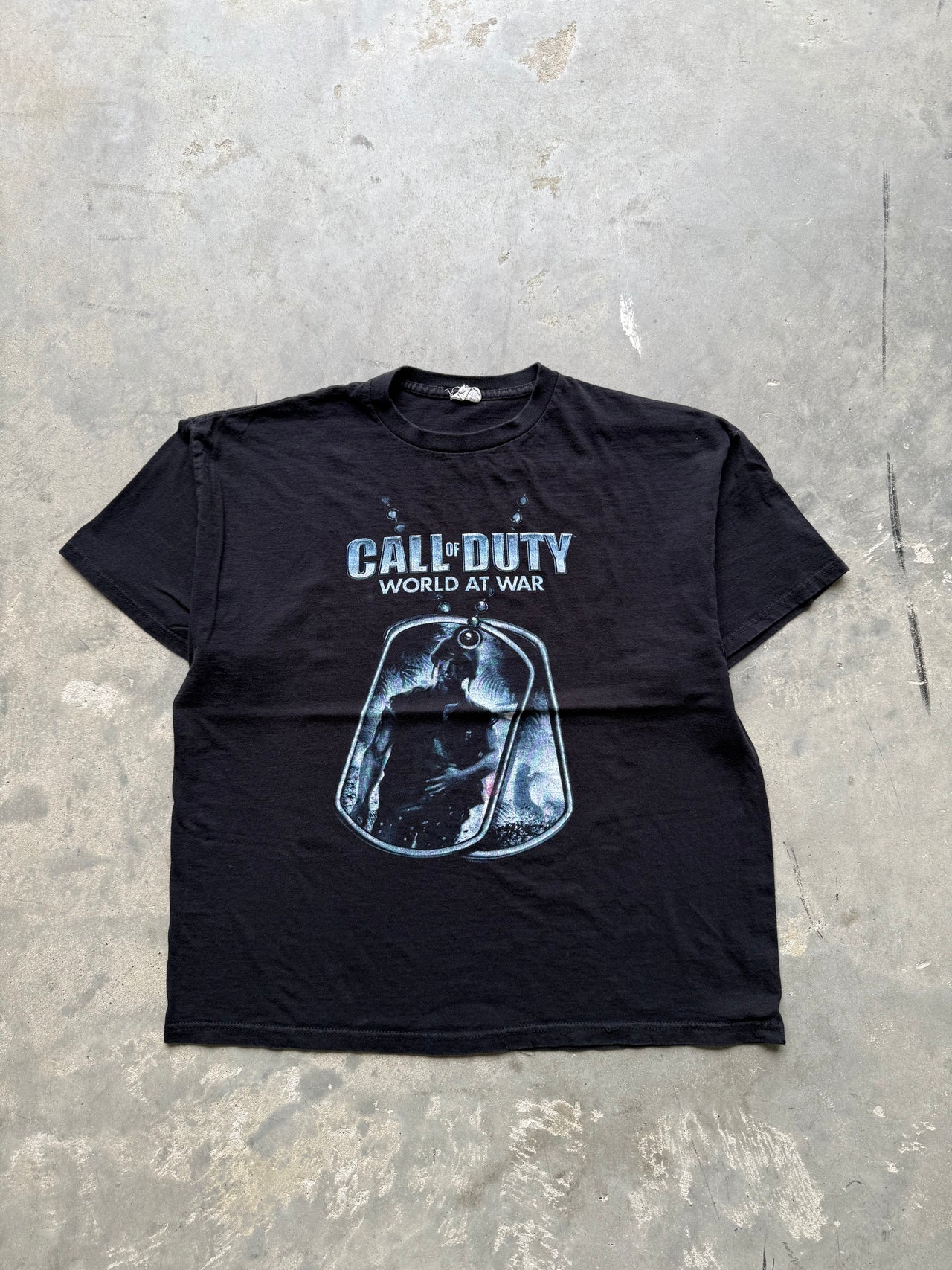 00’s CALL OF DUTY WORLD AT WAR TEE XL