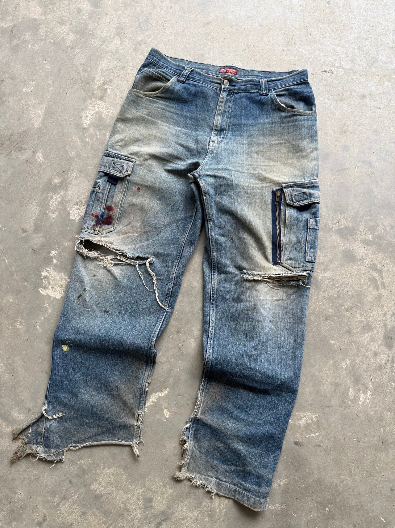 90’s FADED THRASHED CARGO JEANS SZ36