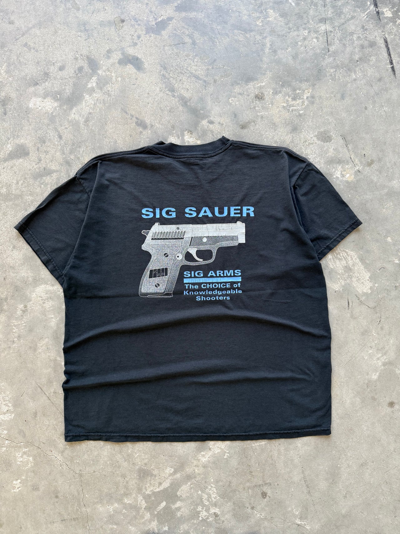 00’s SIG SAUER PISTOL ARMS TEE XL